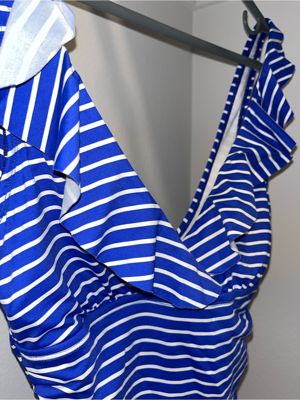 Lauren Ralph Lauren Blue/White Striped One-Piece Ruffled & Ruched Swimsuit Sz 10 - Picture 4 of 6